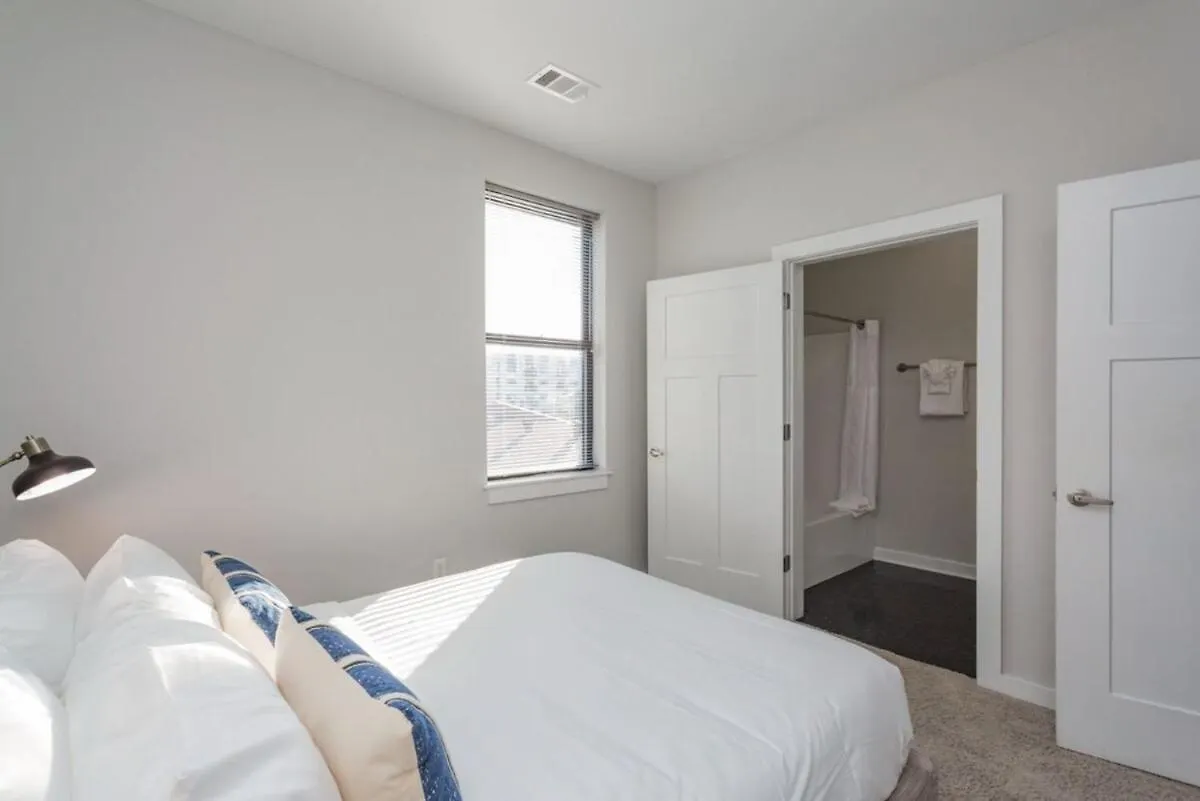 شقة Two Cozysuites Stylish Music Row Condos W Parking ناشفيل الولايات المتحدة الأمريكية
